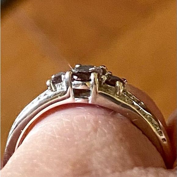 NWT Color Change Garnet & White Zircon Ring in .925 Sterling Silver - Picture 8 of 11